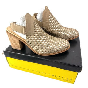 Very Volatile Sandra Heel in Beige Size 9
